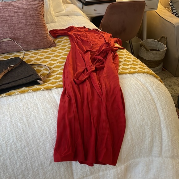 Reformation wrap dress mid length - Picture 5 of 6